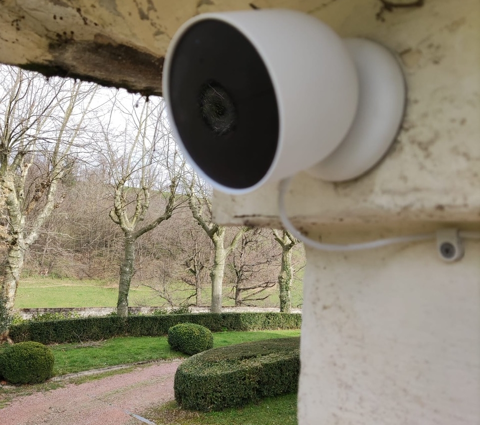 installation d'une caméra connectée Ajax près de Lyon pour protection de maison